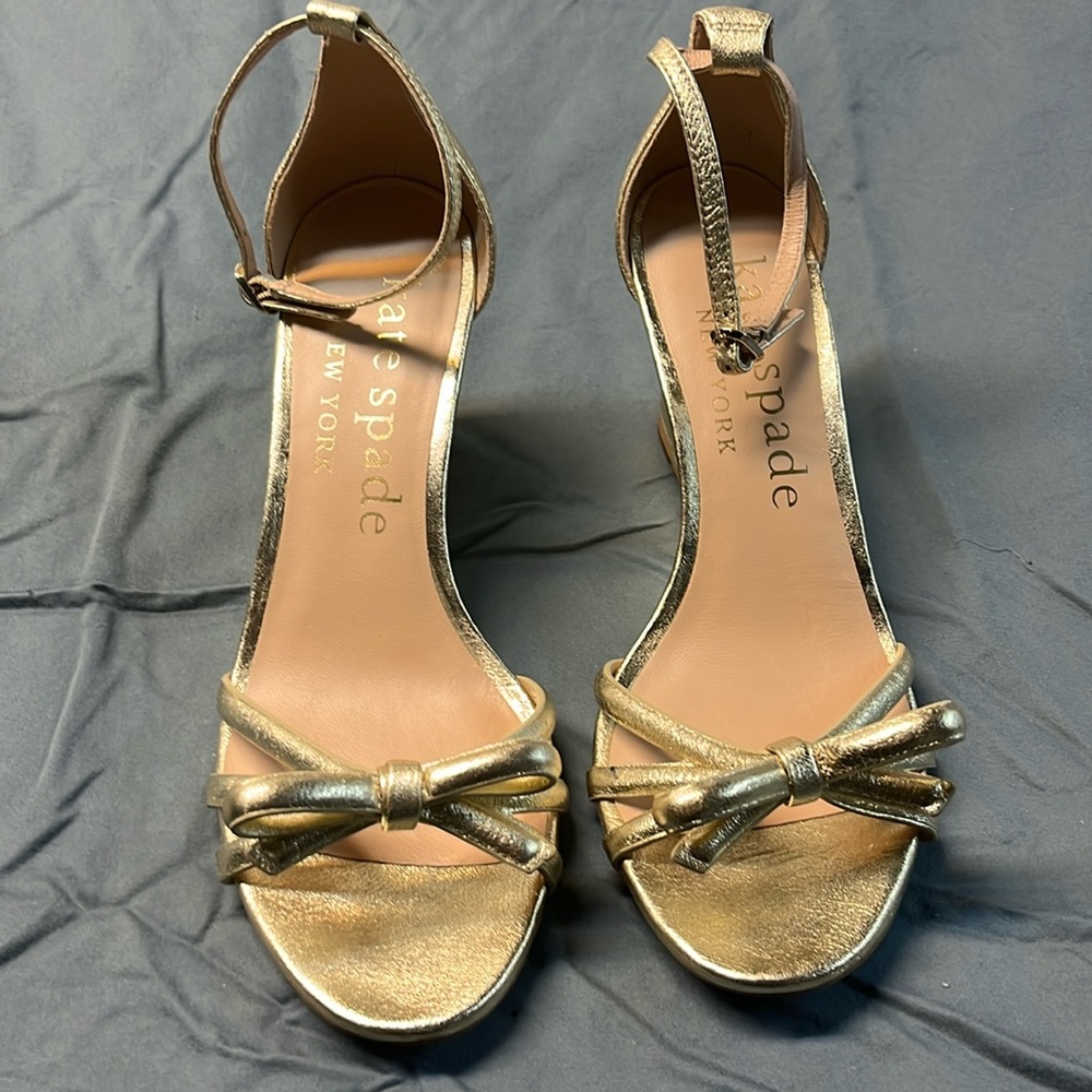 Kate spade flamenco wedge in gold size 8.5